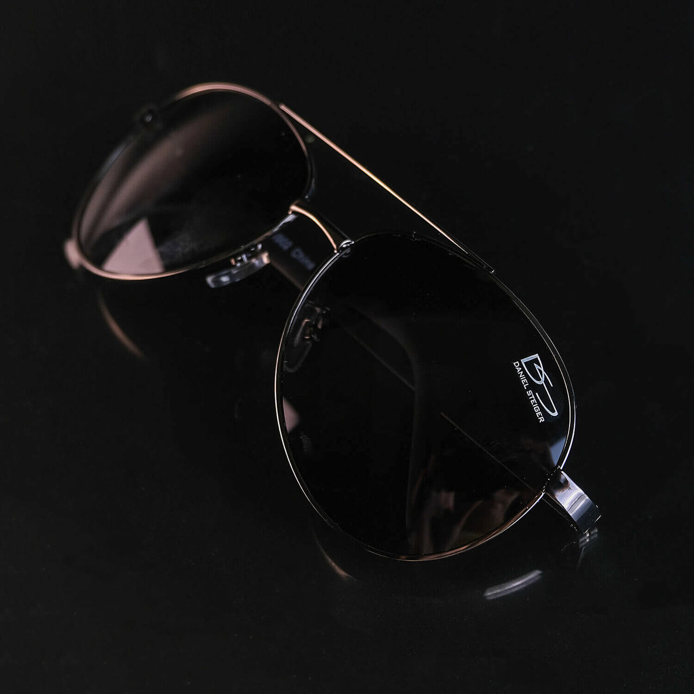 Daniel Steiger Adventurer Red Men's Watch & Sunglasses